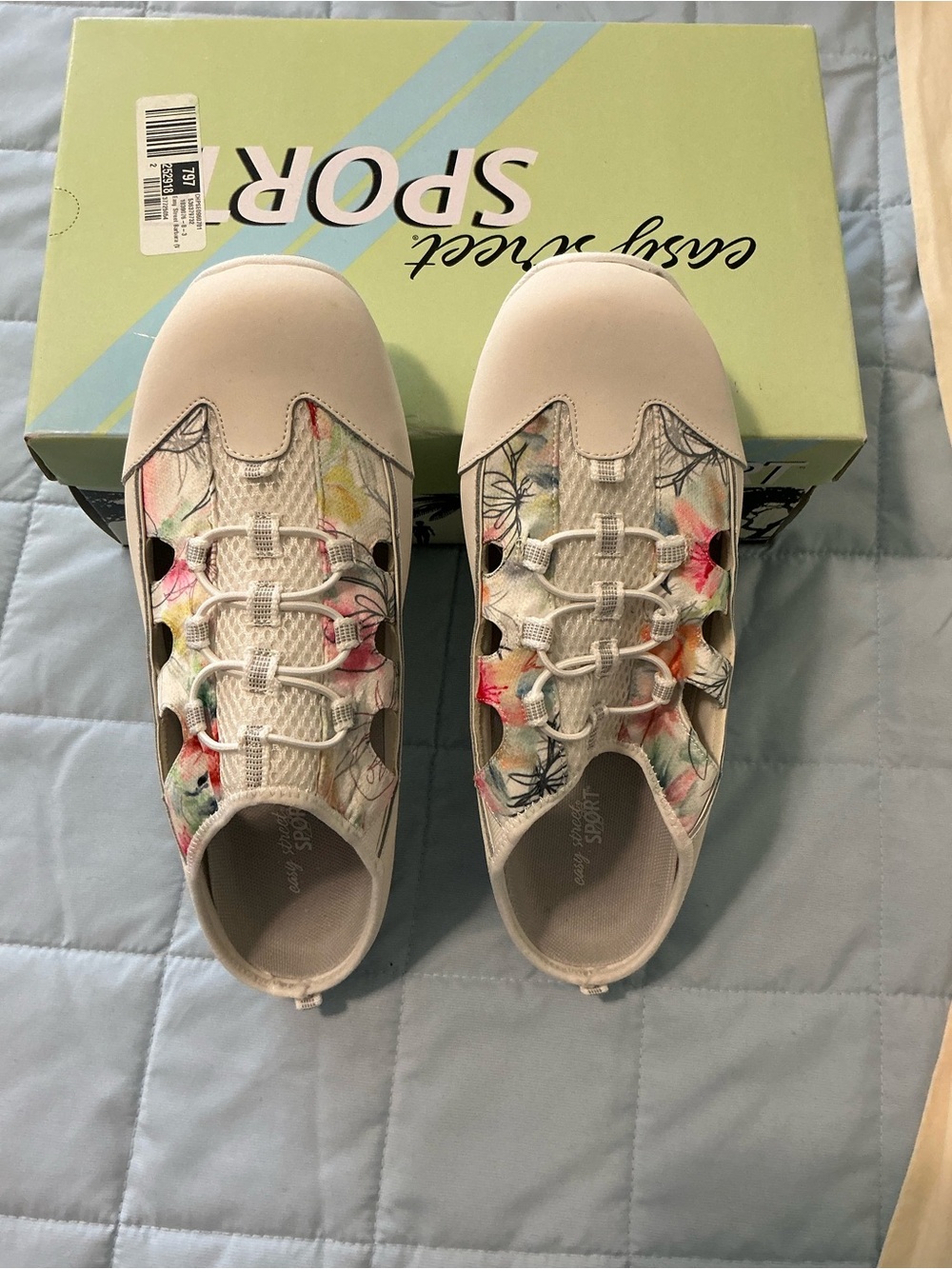 10W shoes